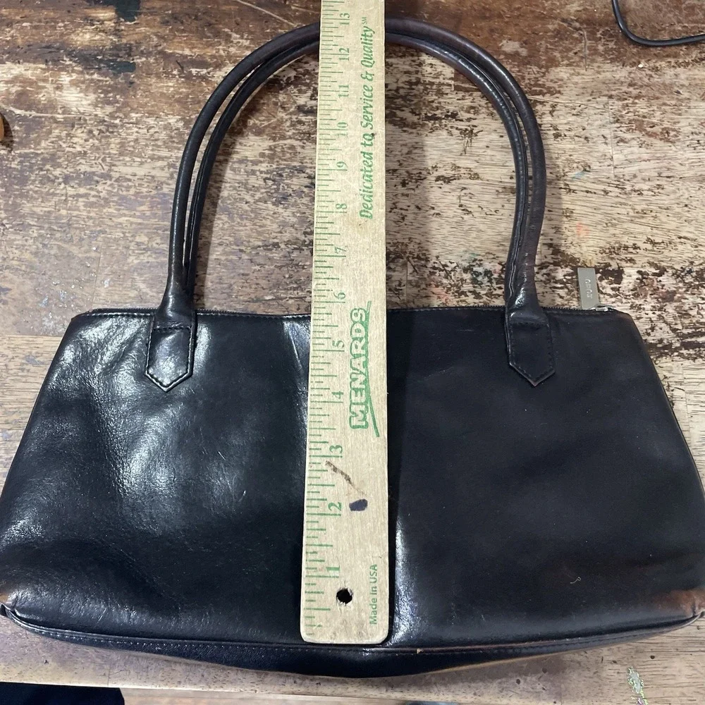 Hobo International Vintage Chic Black Leather Shoulder Bag Sleek Minimalist‎